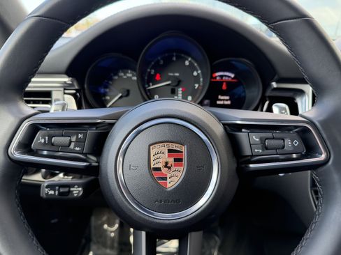 Used 2025 Porsche Macan image 37