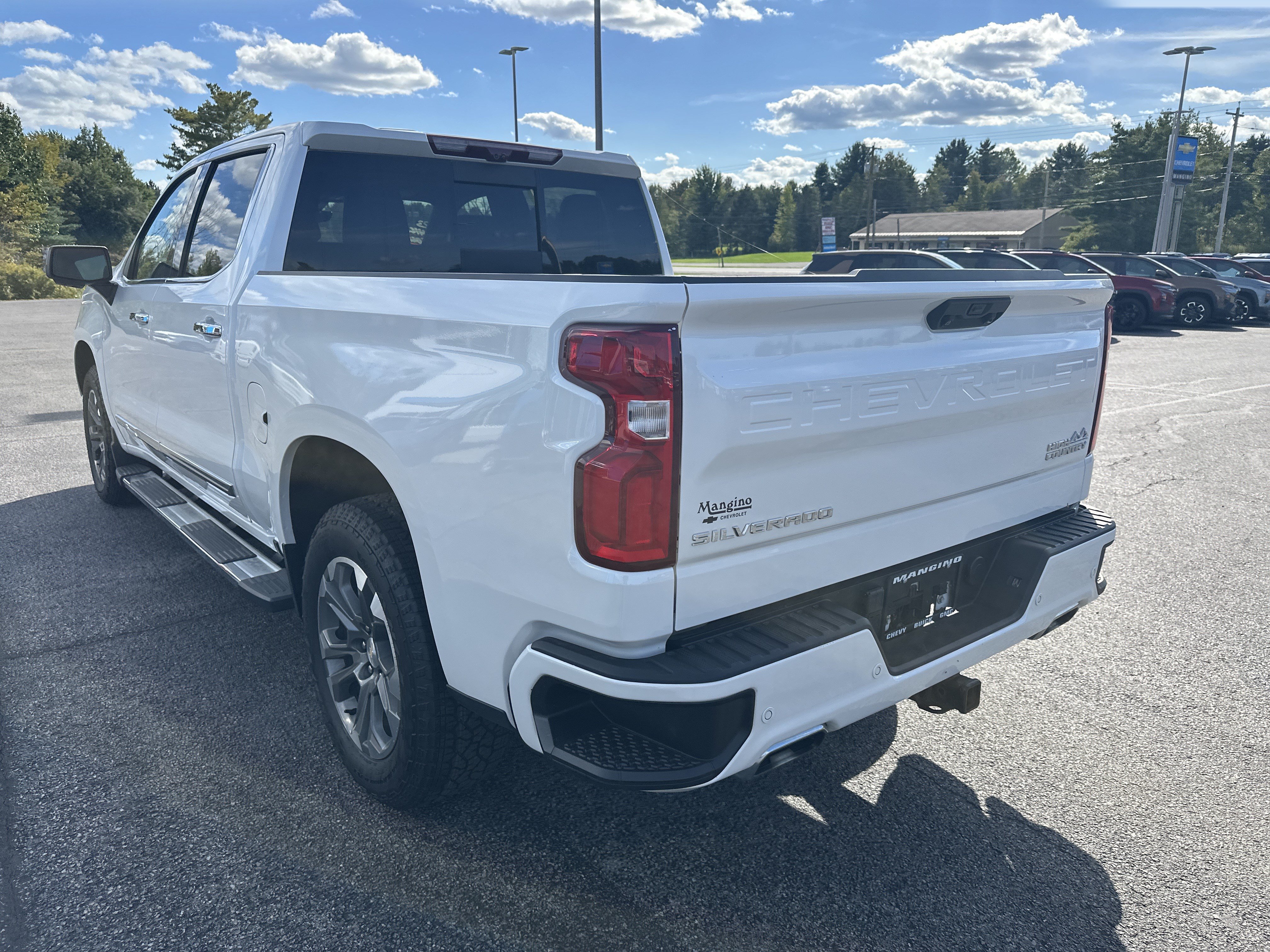 Certified 2023 Chevrolet Silverado 1500 High Country w/ Technology Package AWD/4WD image 6