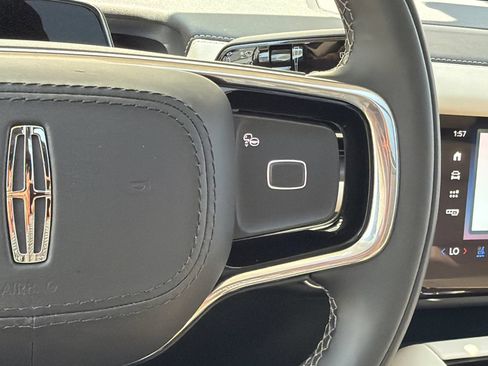 New 2027 Lincoln Navigator Reserve AWD/4WD image 23