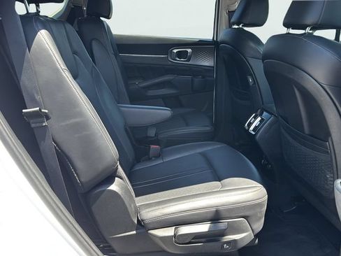 Used 2023 Kia Sorento SX AWD/4WD image 13