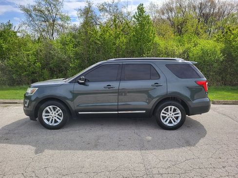 Used 2016 Ford Explorer XLT w/ Equipment Group 201A FWD image 3