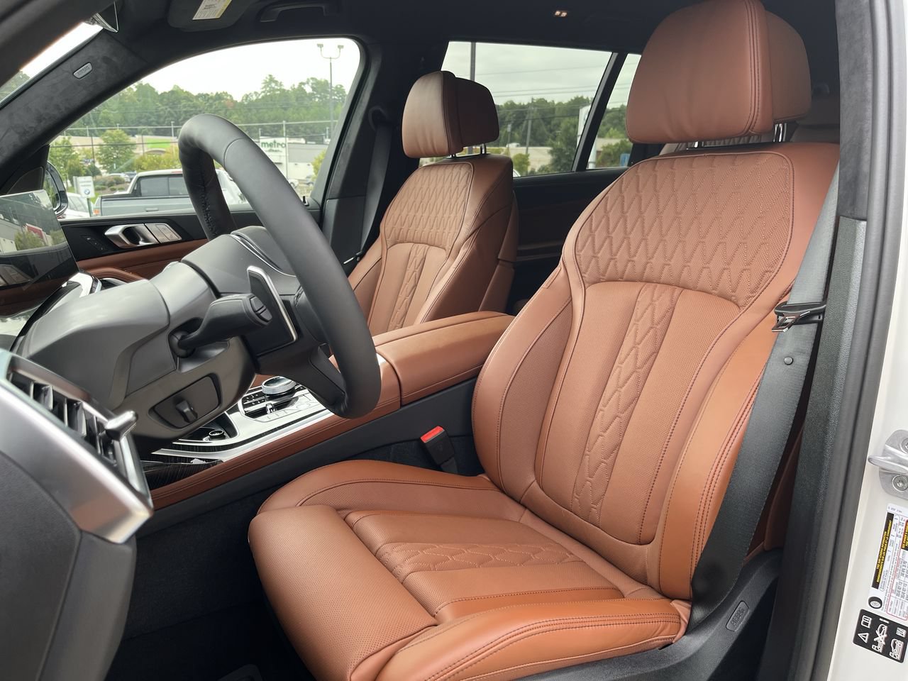 Used 2027 BMW X7 xDrive40i w/ M Sport Package AWD/4WD image 14