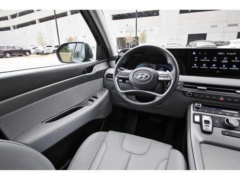 Certified 2025 Hyundai Palisade SEL FWD image 10