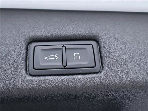 Certified 2025 Audi Q5 Premium w/ Convenience Package AWD/4WD image 7