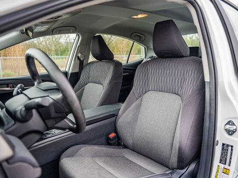 Used 2025 Toyota Camry SE image 19