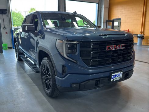 Used 2026 GMC Sierra 1500 Elevation w/ Elevation Premium Package AWD/4WD image 7