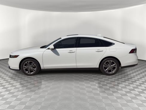 Used 2023 Honda Accord EX image 2