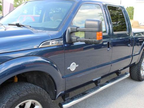 Used 2014 Ford F250 Lariat w/ Lariat Interior Package AWD/4WD image 9