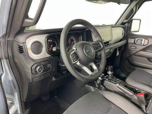 New 2026 Jeep Wrangler Unlimited Sahara AWD/4WD image 2