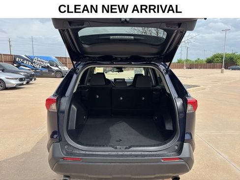 Used 2021 Toyota RAV4 XLE image 16