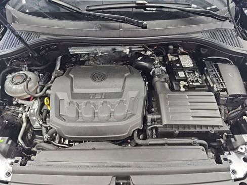 Used 2024 Volkswagen Tiguan Wolfsburg Edition image 31