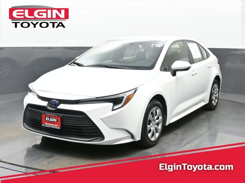 Used 2025 Toyota Corolla LE image 1