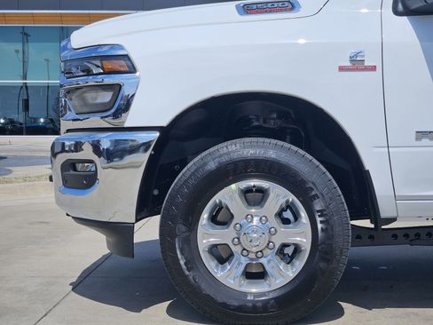 New 2026 RAM 3500 Big Horn AWD/4WD image 11