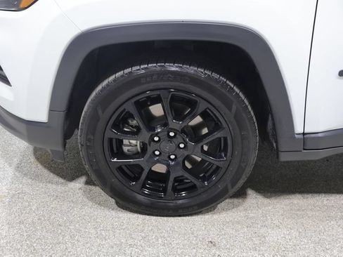 Certified 2023 Jeep Compass Latitude AWD/4WD image 9