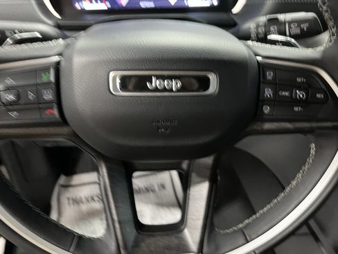 Used 2024 Jeep Grand Cherokee L Limited w/ Luxury Tech Group II image 21