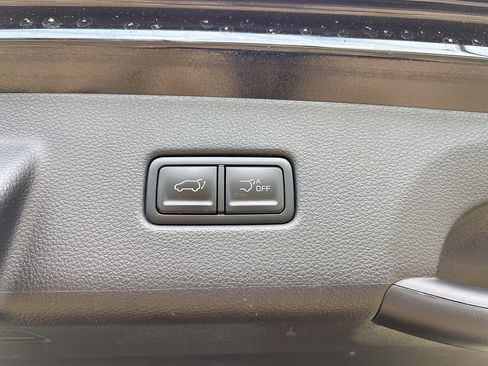 Used 2026 Kia Carnival SX w/ SX Dark Edition Package FWD image 10