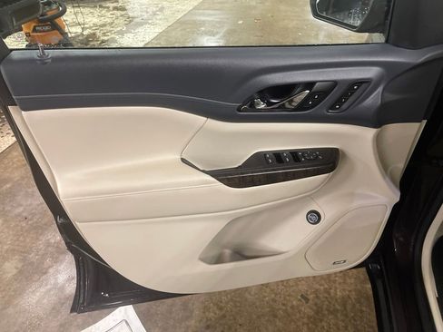 Used 2020 GMC Acadia Denali w/ Trailering Package image 11