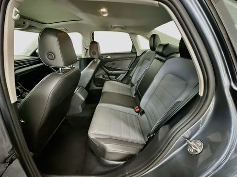 Used 2025 Volkswagen Jetta SE FWD image 30