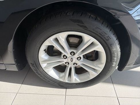 Used 2015 Ford Taurus SE FWD image 14