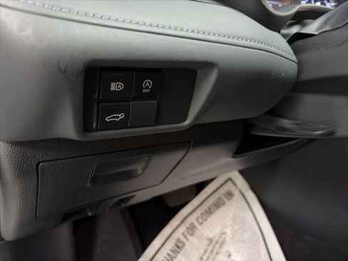 Used 2023 Toyota Highlander LE image 17