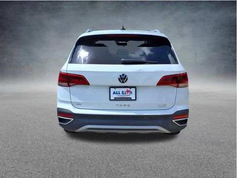 Used 2022 Volkswagen Taos SE FWD image 9