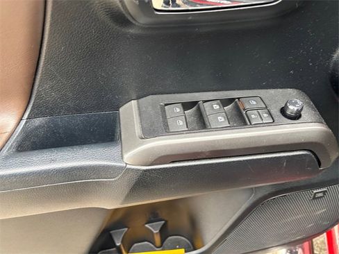 Used 2017 Toyota Tacoma Limited image 18