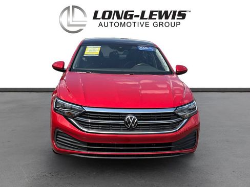 Certified 2024 Volkswagen Jetta SE w/ Panoramic Sunroof Package FWD image 11