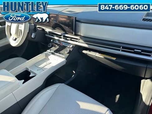 Used 2025 Hyundai Santa Fe SEL image 13