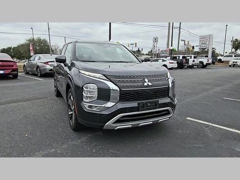 Used 2024 Mitsubishi Outlander SE image 18