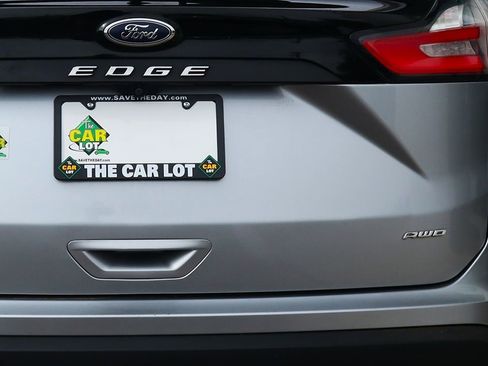 Used 2022 Ford Edge SEL image 20