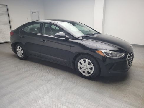 Used 2018 Hyundai Elantra SE FWD image 11