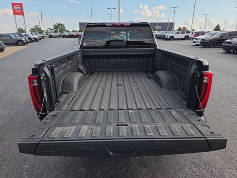Used 2025 GMC Sierra 3500 Denali w/ Denali Reserve Package AWD/4WD image 7