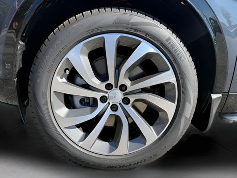 Certified 2025 Land Rover Discovery Sport Dynamic SE AWD/4WD image 9