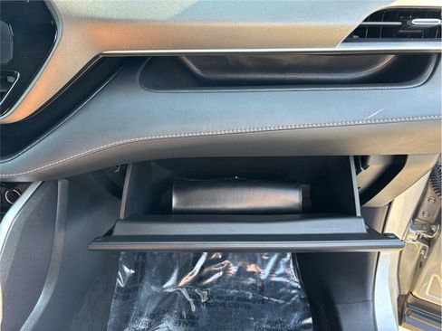 Used 2022 Toyota Highlander LE image 39