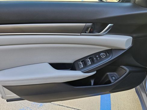 Used 2019 Honda Accord LX image 9