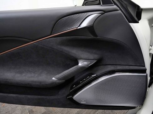 Certified 2021 Ferrari Roma image 25