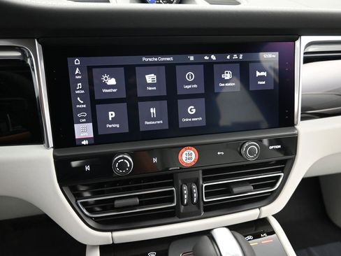 New 2025 Porsche Macan S image 24