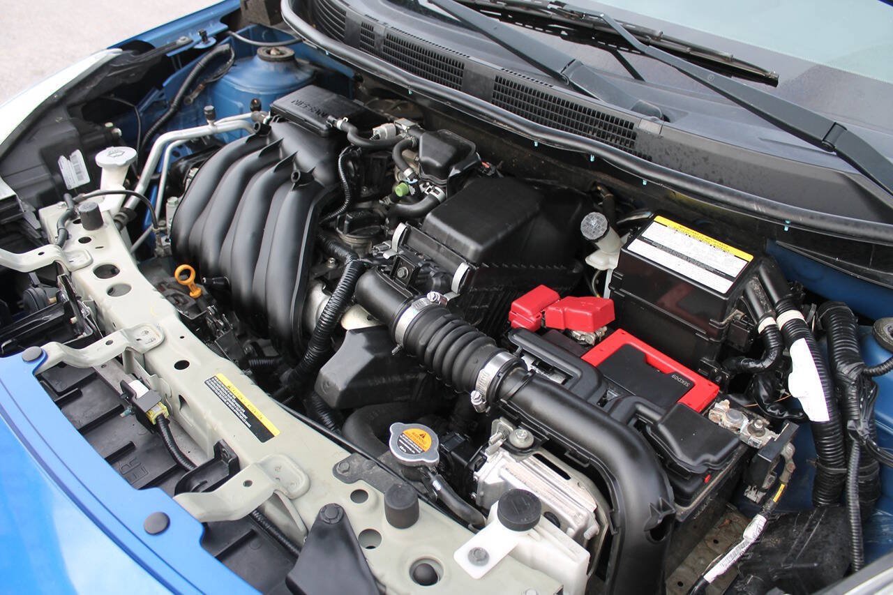 Used 2015 Nissan Versa SV FWD image 17