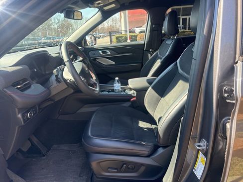 Used 2025 Ford Explorer ST w/ Sun And Sound Package image 9