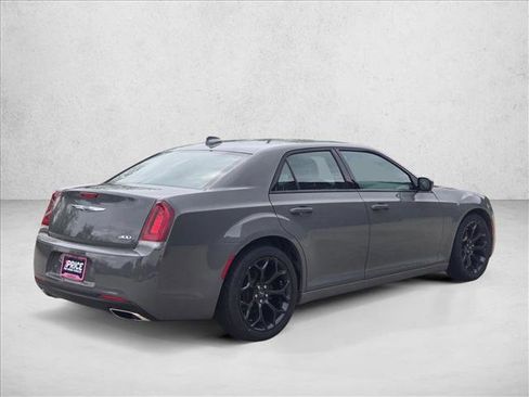 Used 2019 Chrysler 300 S image 5