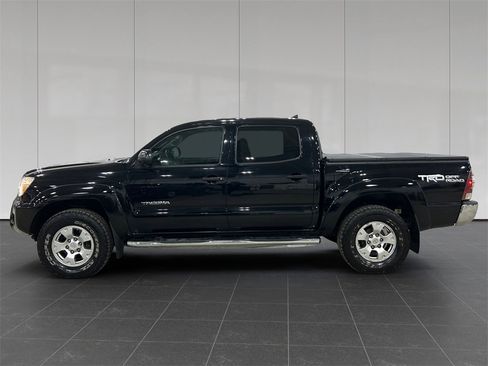 Used 2014 Toyota Tacoma 4x4 Double Cab image 2