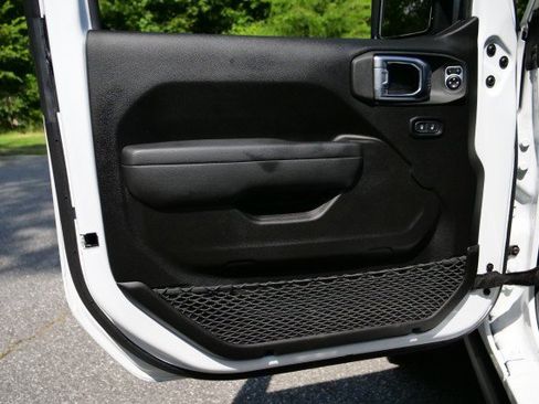 Used 2025 Jeep Gladiator Rubicon w/ Safety Group AWD/4WD image 25