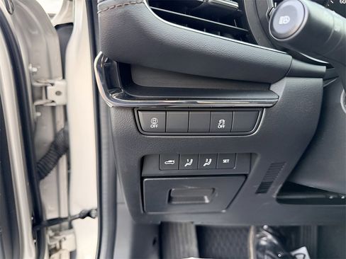 Used 2023 MAZDA MAZDA3 s image 23