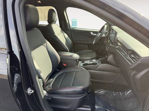 Certified 2025 Ford Escape ST-Line w/ Equipment Group 301A image 19