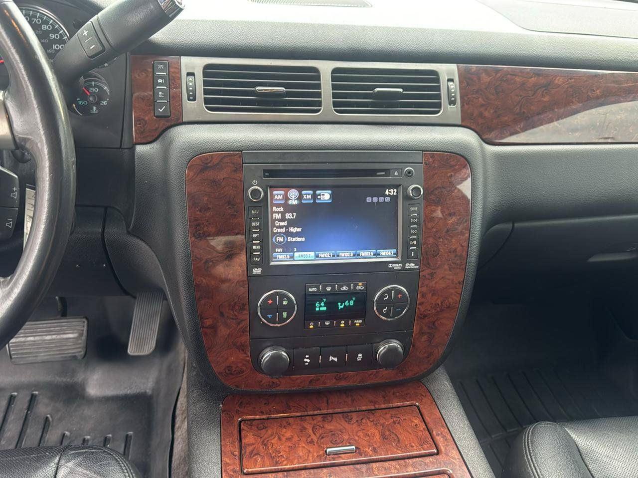 Used 2012 Chevrolet Avalanche LTZ AWD/4WD image 10