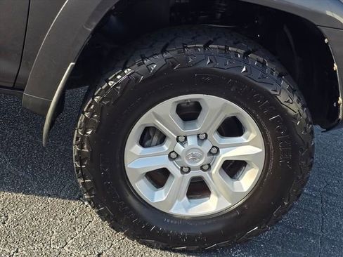 Used 2014 Toyota 4Runner SR5 image 30