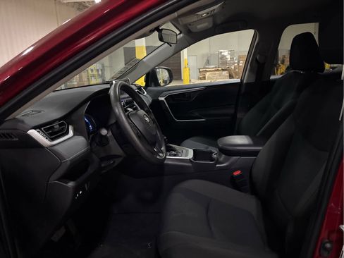 Certified 2025 Toyota RAV4 LE image 9