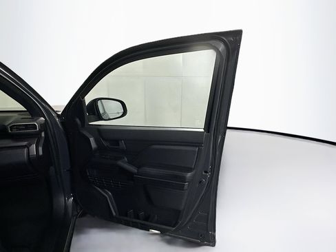 Used 2025 Toyota 4Runner SR5 image 31