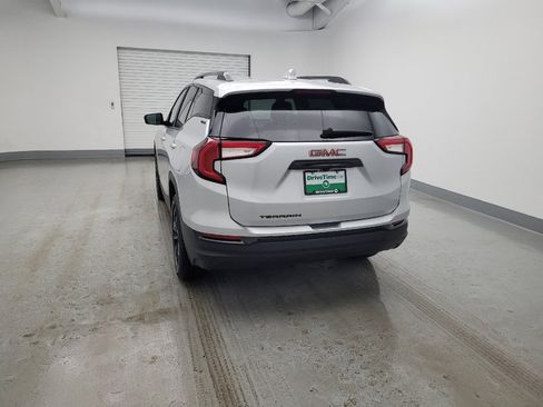 Used 2022 GMC Terrain SLE w/ Driver Convenience Package image 6