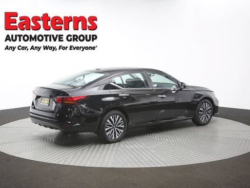 Used 2025 Nissan Altima 2.5 SV FWD image 42